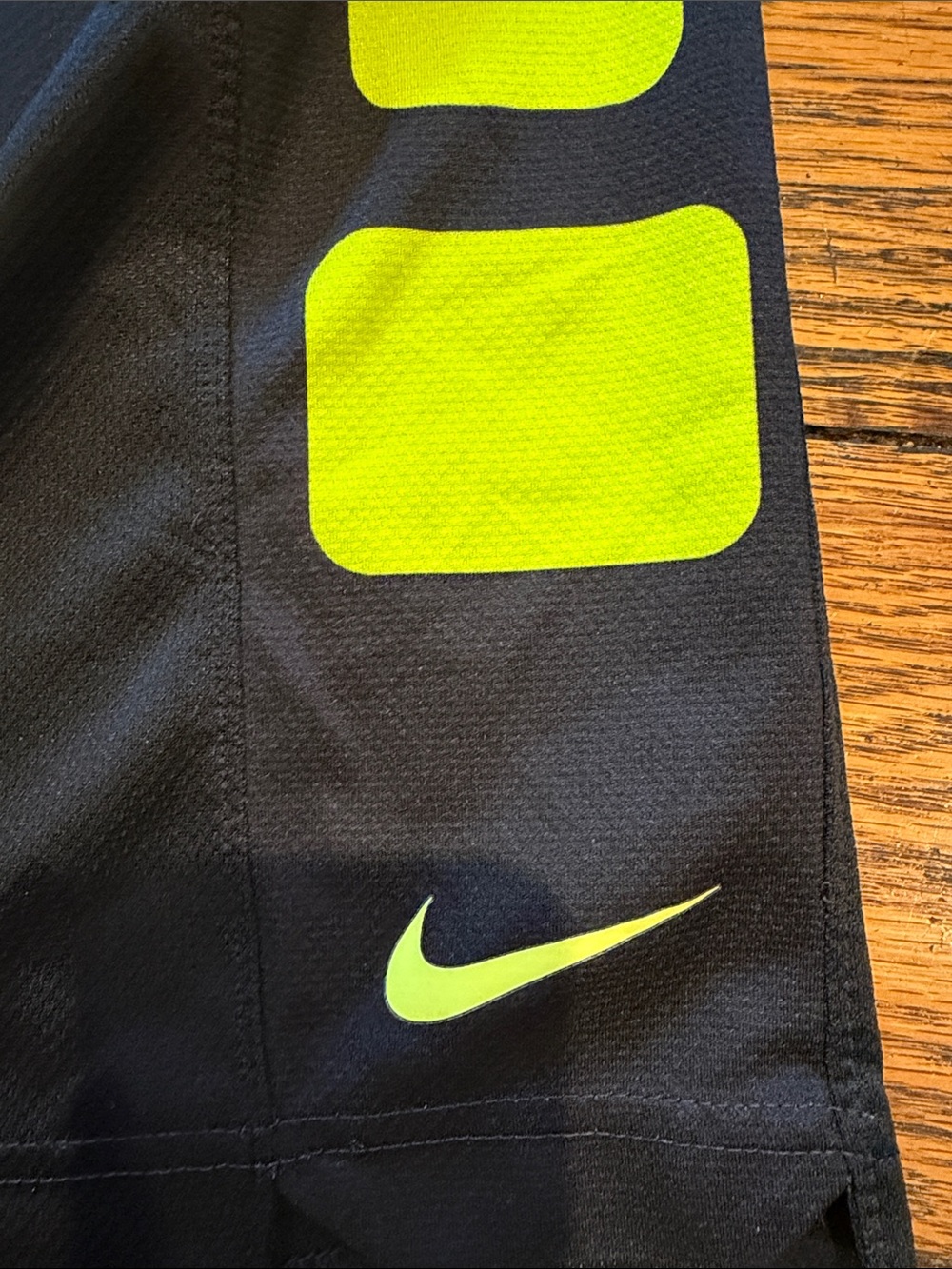 NIKE ELITE STRIPE BASKETBALL SHORTS IN BLACK AND NEON GREEN BOYS SIZE LARGE - Picture 5 of 12